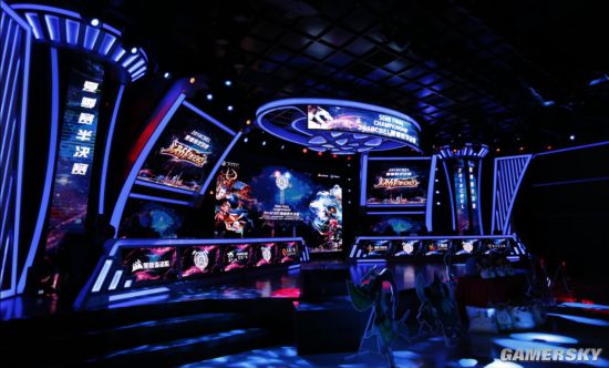 同时贡献了 同时贡献了