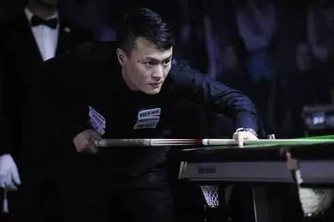 来自世界各 来自世界各