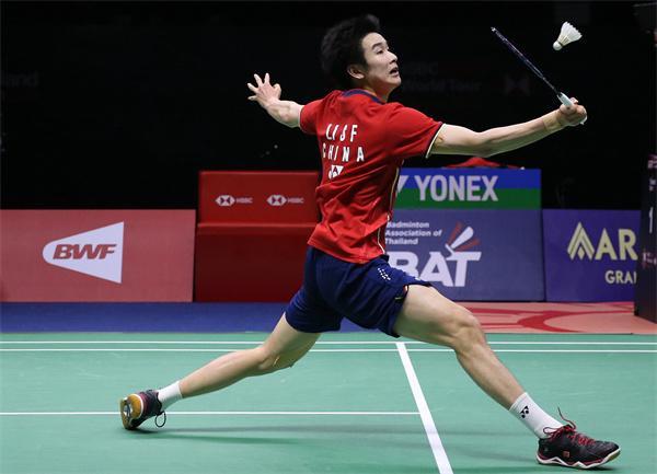 眼中泛着泪 眼中泛着泪