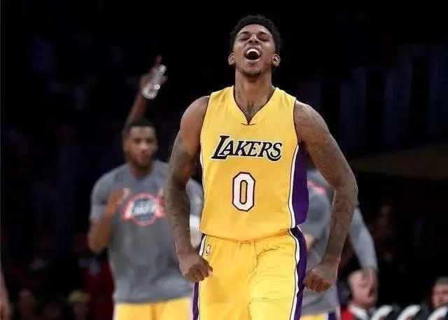 后防线以博 后防线以博